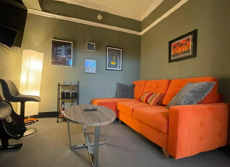 Resounders Studio Green Room Resounders Studio Green Room